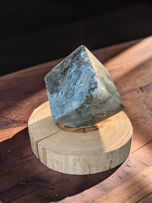 Moss Agate Free standing cube