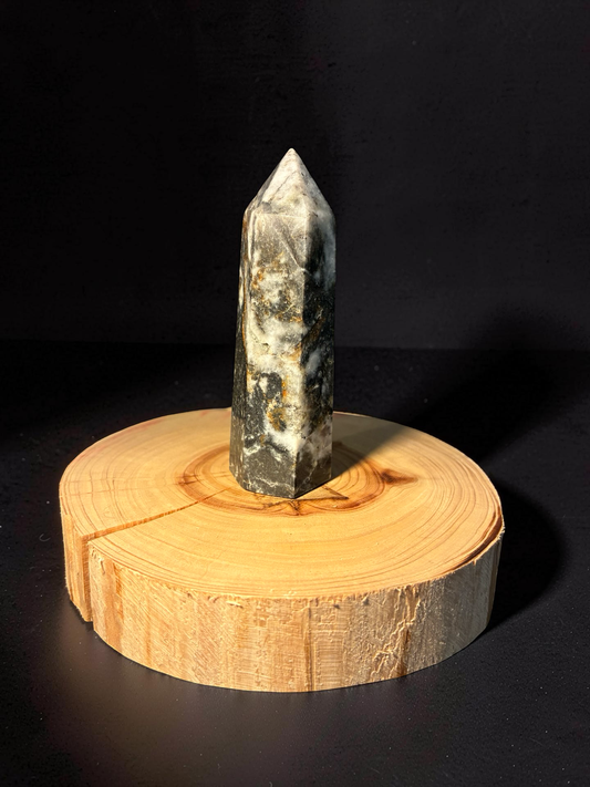 Sphalerire with Purple Fluorite tower