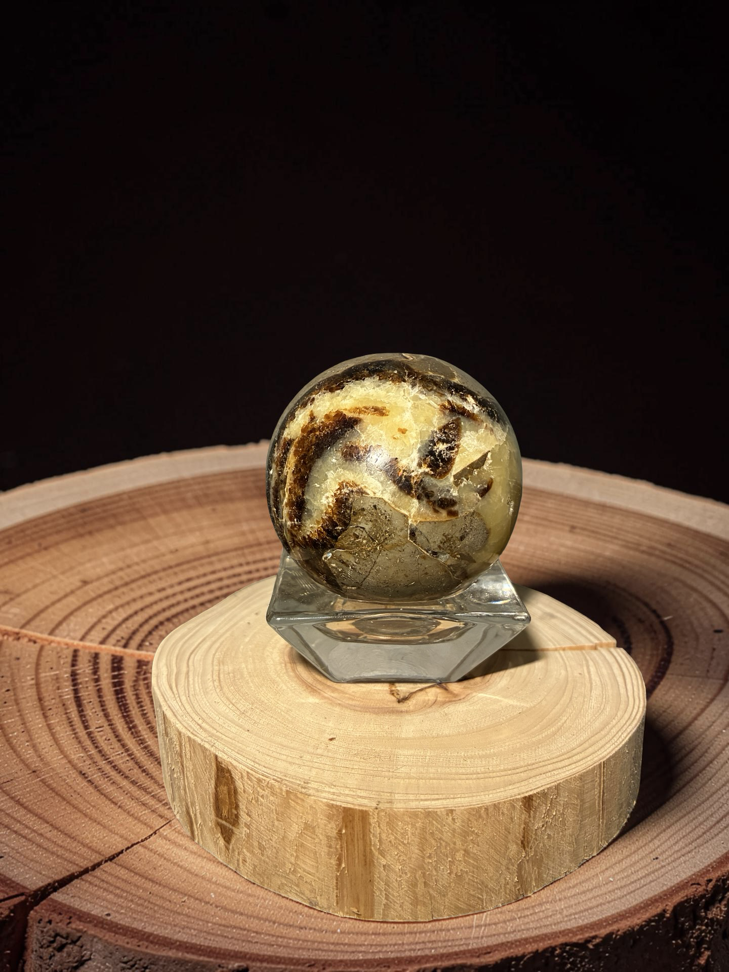 Septarian sphere